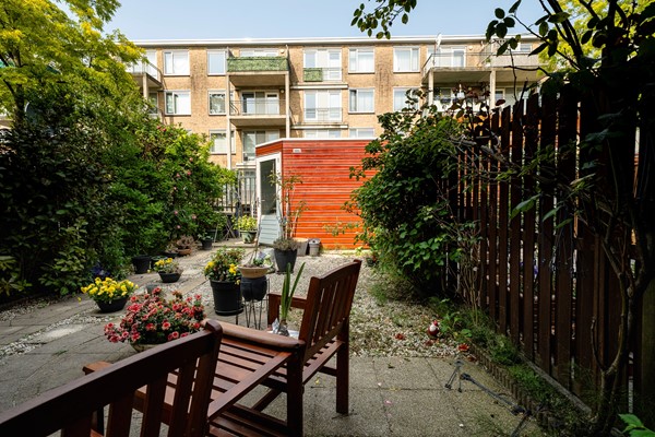 Medium property photo - Vriezenveenstraat 10, 2541 RZ Den Haag